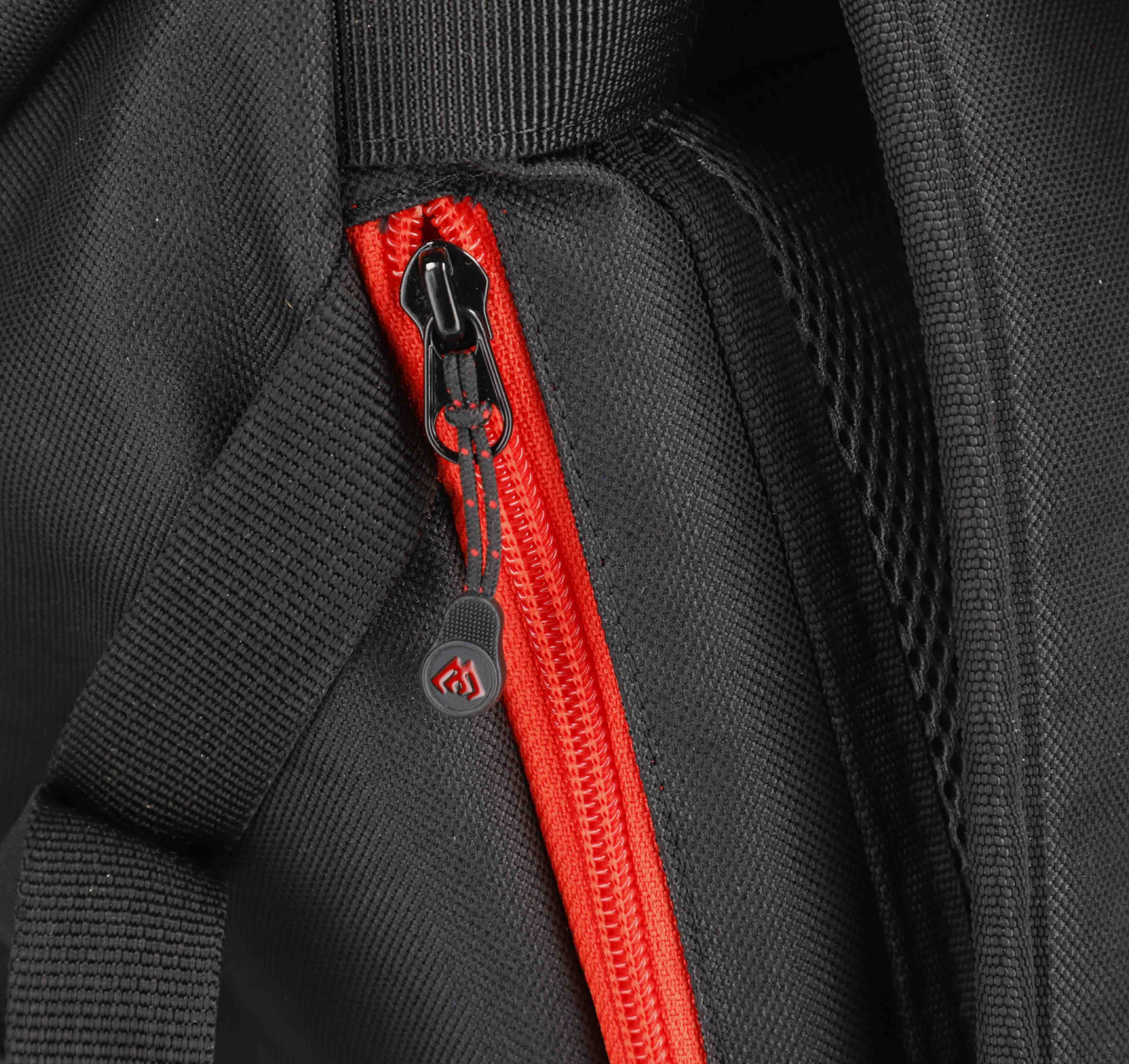 BACKPACK - MFT DAYPACK 30L (50x30x20cm) - 1pc.