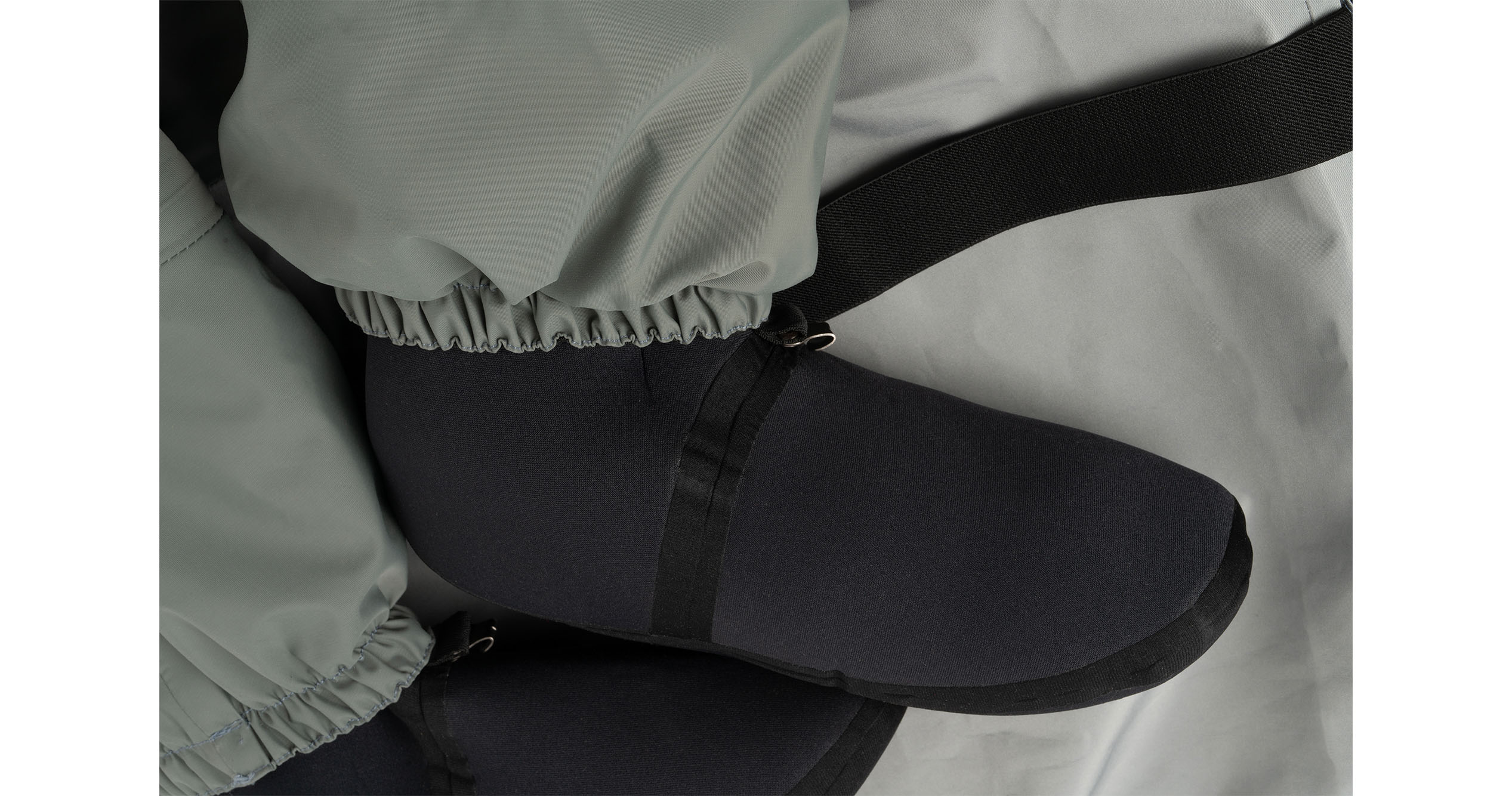 CHEST WADERS - BREATHABLE WITH NEOPRENE SOCK - size M - 1 set.